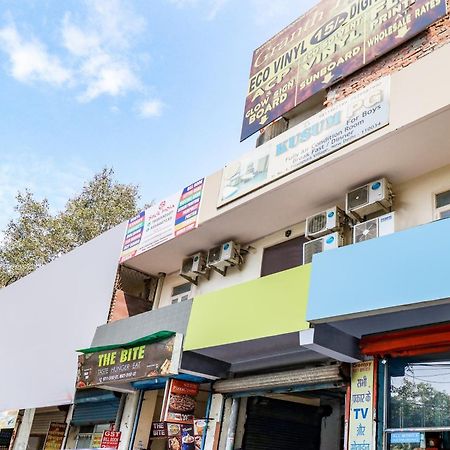 Hotel O Rs Hotels Near Pitampura Metro Delhi  Exterior photo