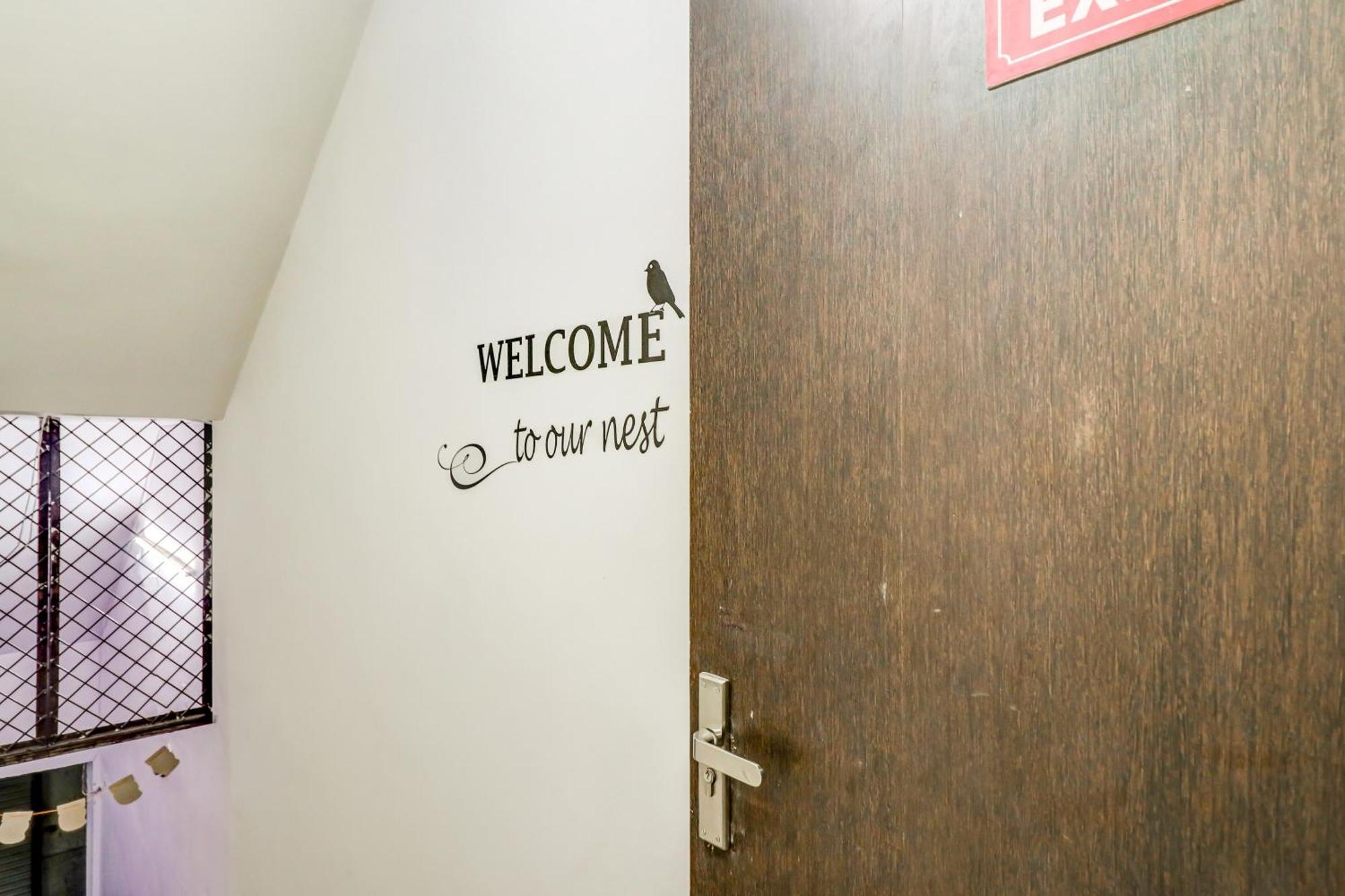 Hotel O Rs Hotels Near Pitampura Metro Delhi  Exterior photo